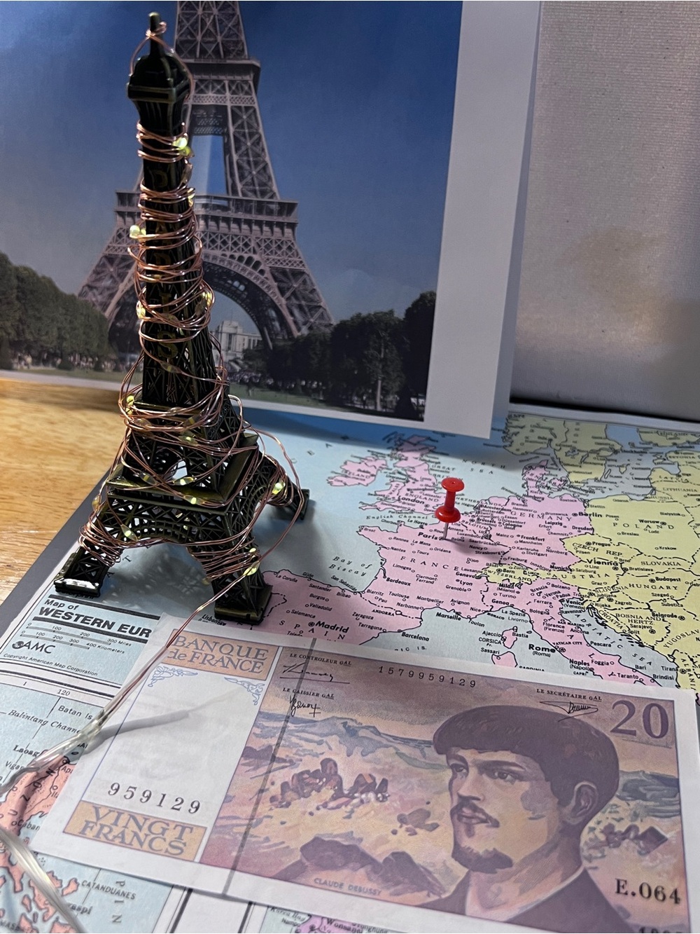Eiffel Tower Miniature Figurine with string led lights & Vintage Franc bank note